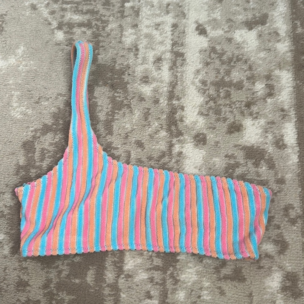 Triangl XXS swim top, one strap, worn twice